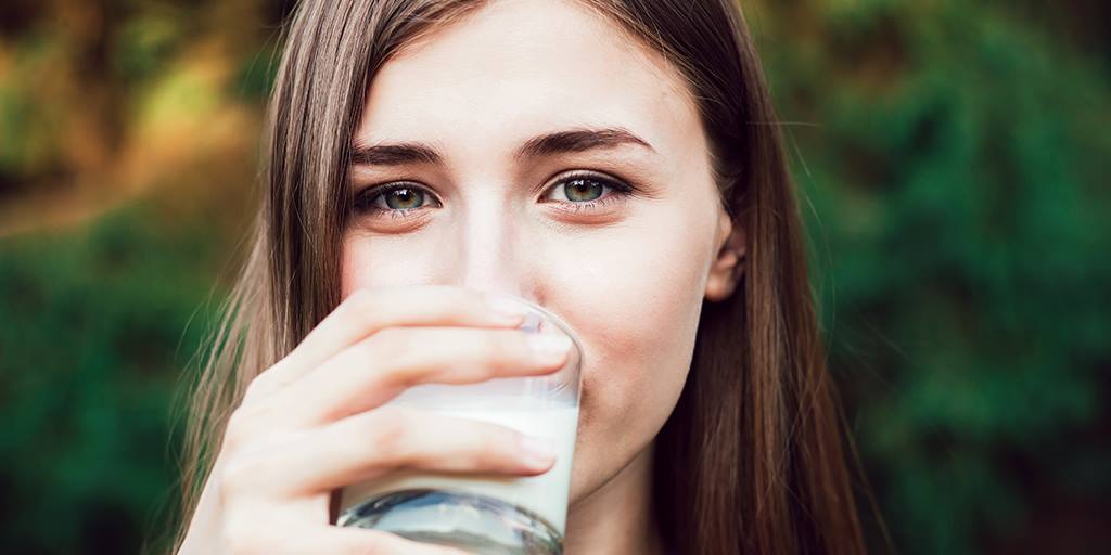 The One Drink Everyone With Acne-Prone Skin Should Avoid, According To A Dermatologist