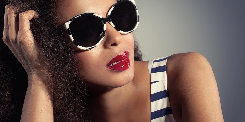 3 Tips For Getting Rid of a Saggy Neck (That Actually Work)
