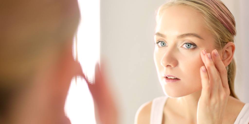 Uh-Oh! Derms Say These Face Mist Ingredients Can Actually Dry Out Skin