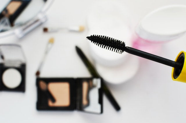 How to Remove Stubborn Waterproof Mascara