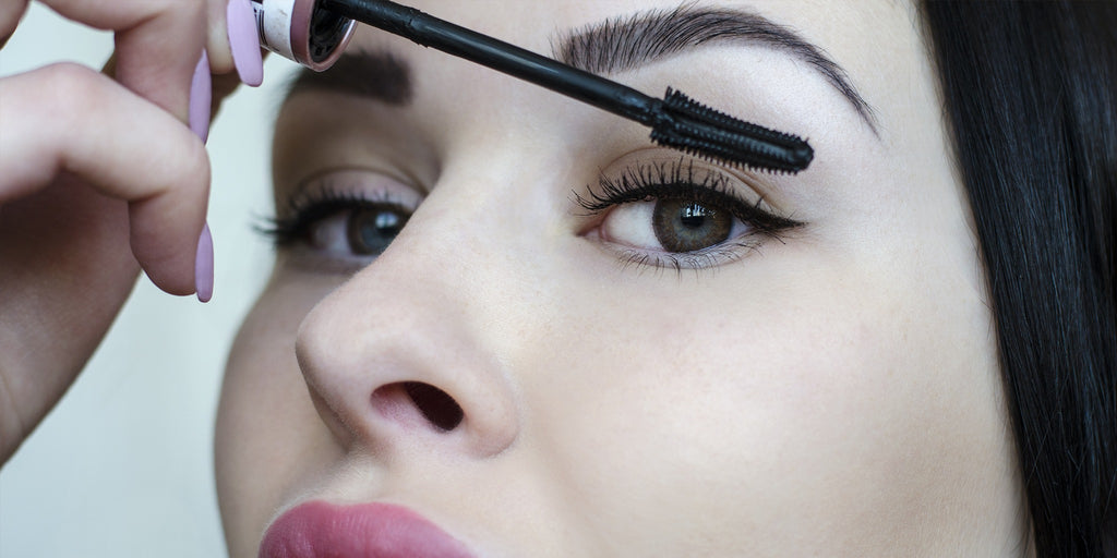 19 Reasons to Invest in an Eyelash Serum Now